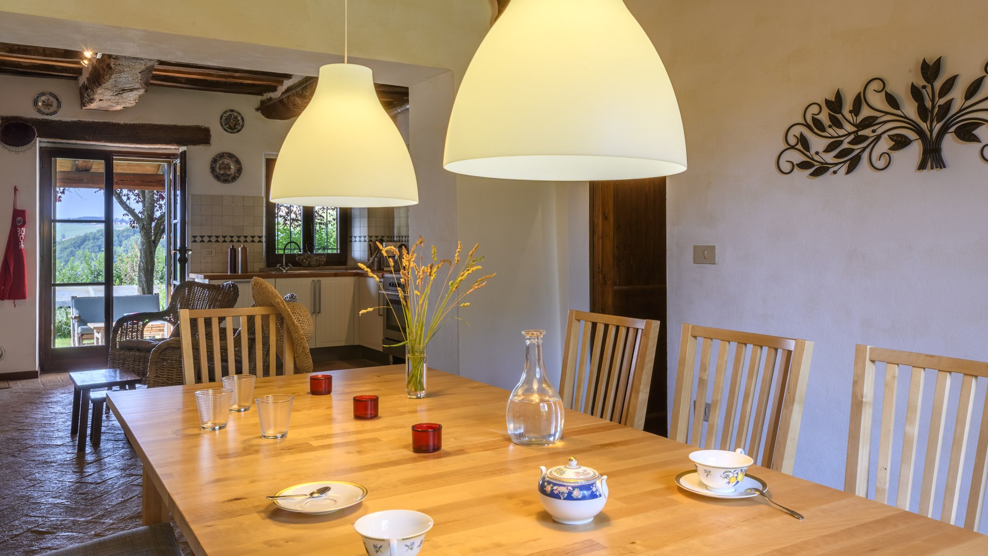 Open plan kitchen and living area in unit 2 – Ca Lucciola