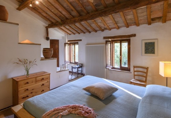 Double bedroom no. 6 (first floor, unit 2) – Ca Lucciola