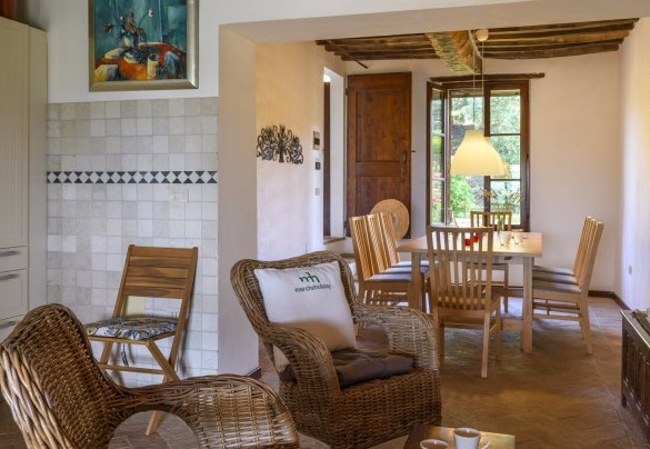 Open plan kitchen and living area in unit 2 – Ca Lucciola