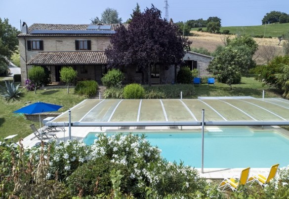 The villa with pool and blooming garden – Ca Lucciola