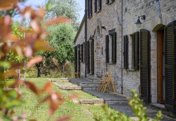 Villa side exterior – Ca Lucciola