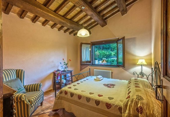 Double bedroom n.3 on the first floor - Casale degli Ulivi