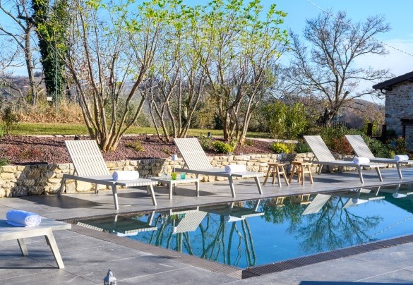 The solarium area is equipped with sunbeds – Dimora dei Sogni