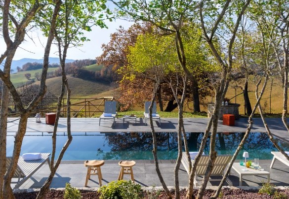 The rectangular pool measures 10 x 3 m - Dimora dei Sogni