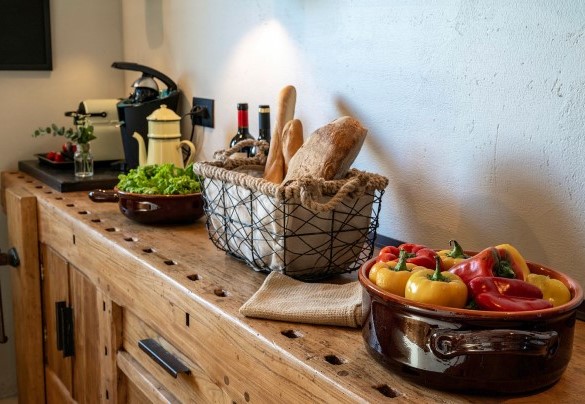 la cucina luminosa e accessoriata - I Tramonti