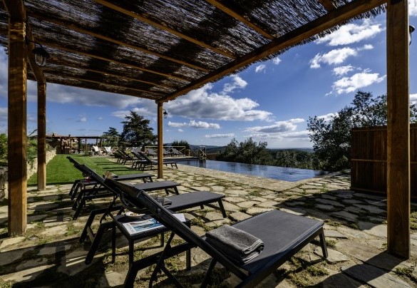 Il gazebo a bordo piscina - I Tramonti