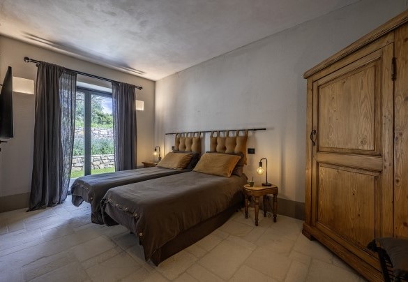 Camera doppia n.4 con bagno en suite e uscita in giardino, al piano terra - I Tramonti