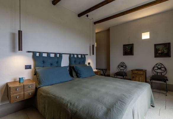 Camera matrimoniale n.1 con bagno en suite e uscita in terrazza, al piano terra - I Tramonti