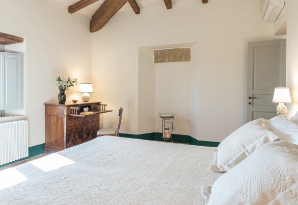 Camera matrimoniale padronale con bagno en-suite al primo piano – Il Colle di Donna Ilaria 