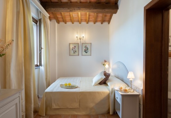 Camera matrimoniale n.2 con bagno en-suite e letto divisibile al primo piano - La Buganvilla