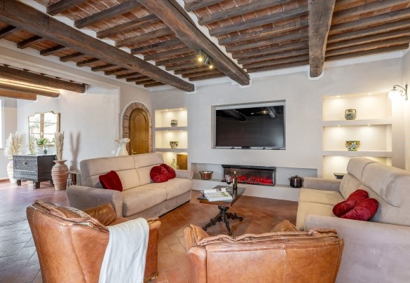 Spacious ground-floor living room with smart TV - La Burraia