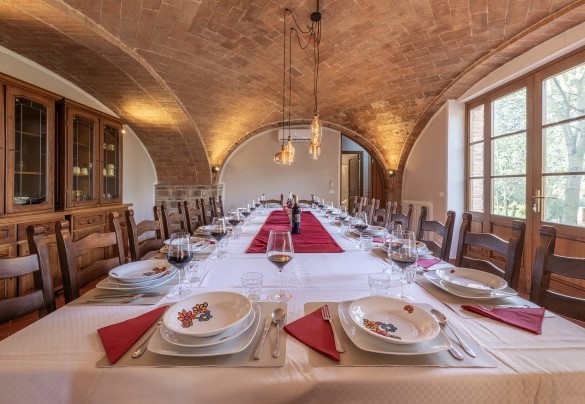 Dining area with direct access to the garden - La Burraia