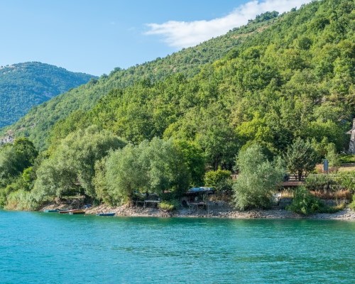 I tesori sommersi del lago Capodacqua: tour in barca con vetro - Gruppi fino a 4 persone