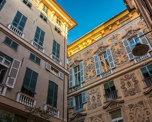 Echi dei marittimi e Lezioni di Pesto: Un Giorno nel Cuore di Genova