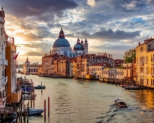 Venice Walking Tour with Gondola Ride