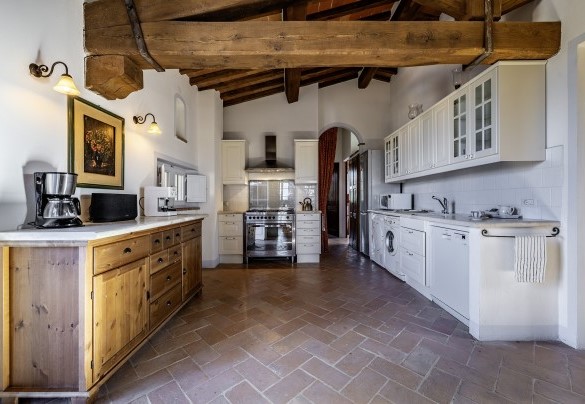 Cucina nell’appartamento al primo piano del casale - Podere Vernine di Sotto