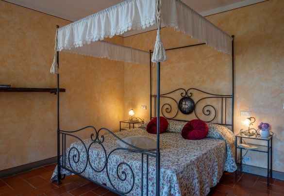 Camera matrimoniale n. 5 al primo piano (unità 1) - Sangiovese