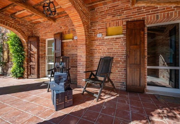 Gli ingressi delle due unità - Sangiovese