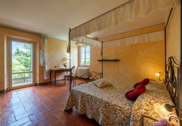 Camera matrimoniale n. 5 al primo piano (unità 1) - Sangiovese