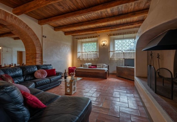 Il salotto con smart tv al piano terra - Sangiovese