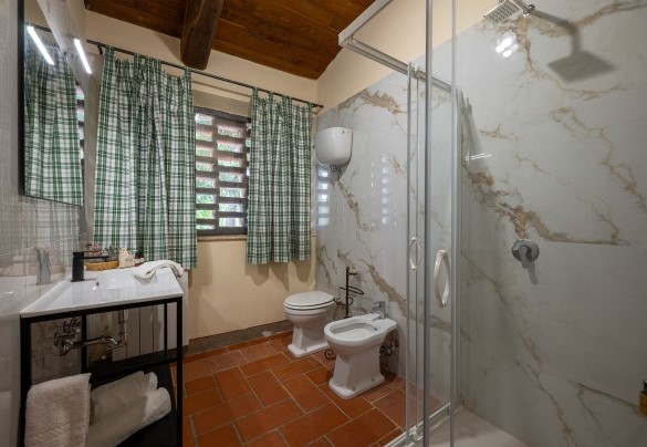 Accesso diretto al giardino dalla camera matrimoniale n. 1 - Sangiovese