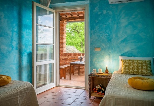 Camera doppia n. 7 con accesso diretto sul portico (unità 2) - Sangiovese