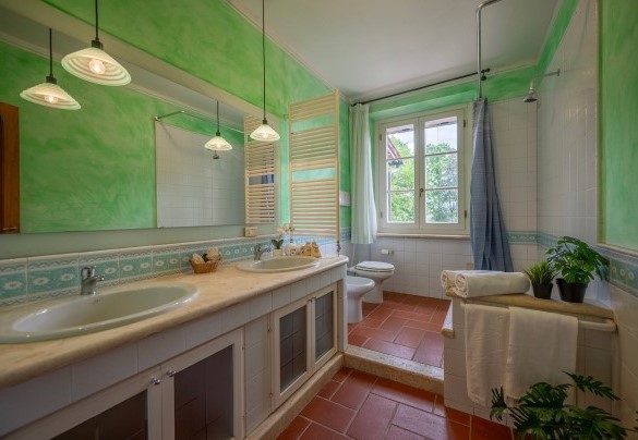 Bagno con vasca n.5 al primo piano (unità 2) - Sangiovese