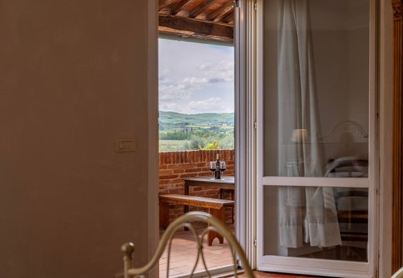 Camera matrimoniale n. 4 con accesso diretto sul portico - Sangiovese