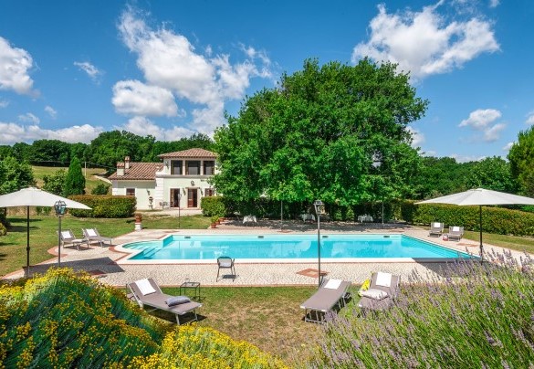 La piscina ad uso esclusivo - Tenuta Astolfi
