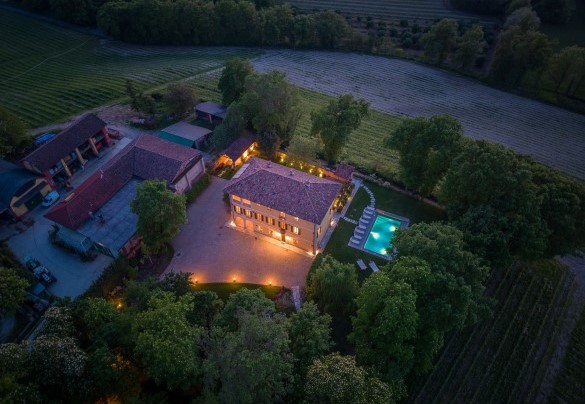 The park is equipped with an outdoor lighting system - Tenuta Schiavon Barrero