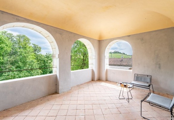 The beautiful loggia on the second floor overlooking the main façade of the villa - Tenuta Schiavon Barrero