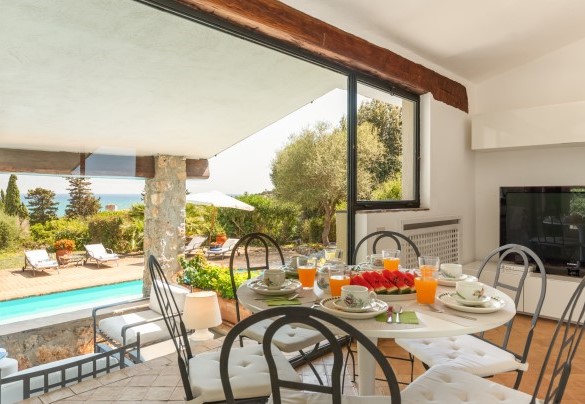 Accesso diretto al portico - Villa Althaea