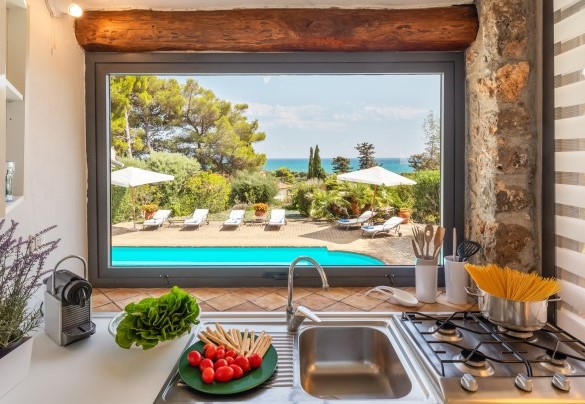 La cucina vista mare - Villa Althaea