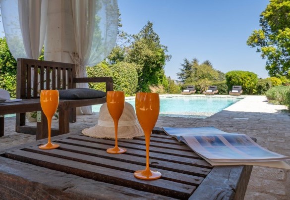 The shaded lounge from the porch by the pool - Villa Sant’Anna