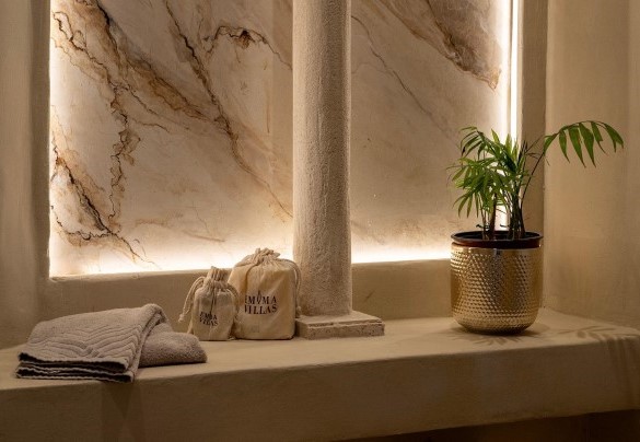 Bathroom with tub n.2 adjacent to bedrooms n.2 and n.3 - Villa Corte Sant’Anna