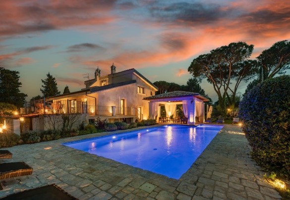 Villa and pool in the glow of sunset - Villa Corte Sant’Anna