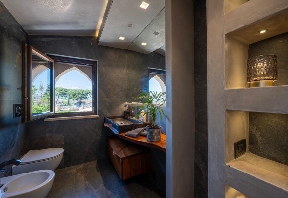 Bathroom with shower n.1 en-suite to bedroom n.1 - Villa Corte Sant’Anna