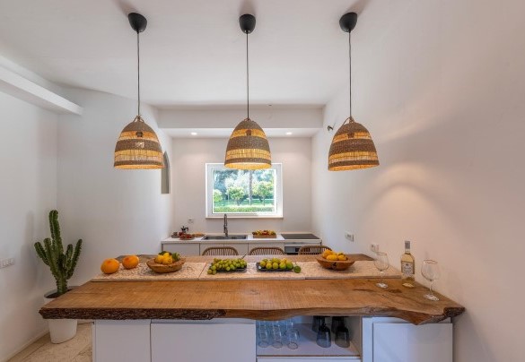 The bright and well-equipped kitchen - Villa Corte Sant’Anna