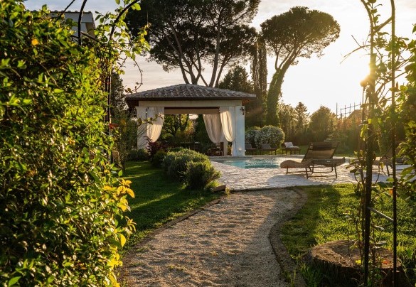 The park is varied with many tree species - Villa Corte Sant’Anna