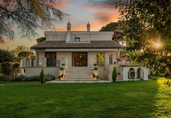 The villa in the glow of sunset - Villa Corte Sant’Anna