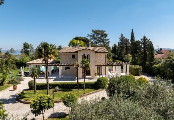 The park is varied with many tree species - Villa Corte Sant’Anna