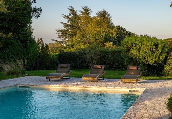 The swimming pool measures 15x6 m and is salt-sanitized - Villa Corte Sant’Anna