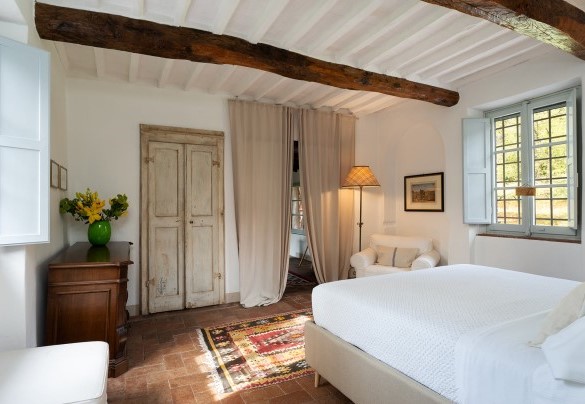 Camera matrimoniale n. 1 comunicante con lo studio - Villa Delle Silerchie