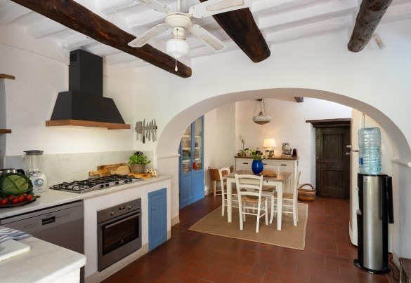 La cucina attrezzata - Villa Delle Silerchie
