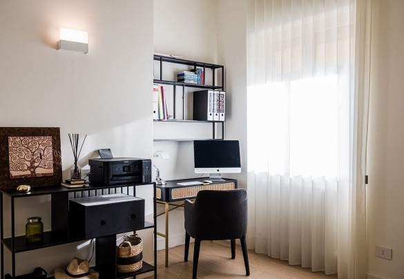 Angolo studio nella camera matrimoniale n.2 al piano terra – Villa Giulia