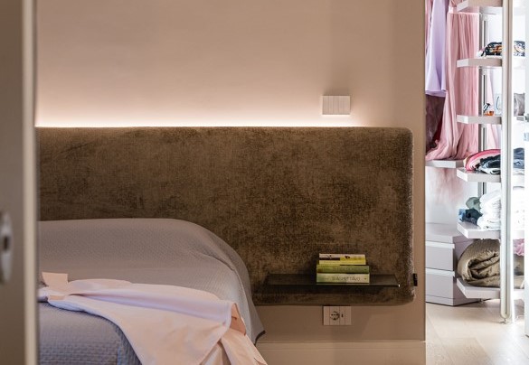 Camera matrimoniale n.1 al piano terra con bagno en-suite con doccia, vasca in camera e cabina armadio – Villa Giulia