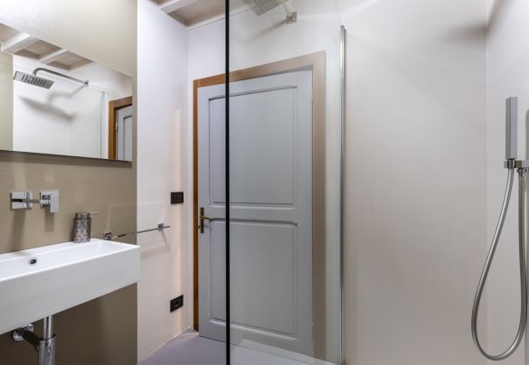 Bathroom with shower n°4 on the second floor - Villa La Rassinata