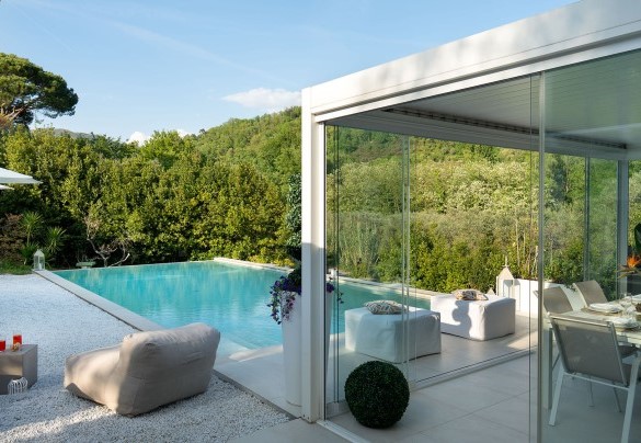 The pool is rectangular in shape - Villa Lunezia