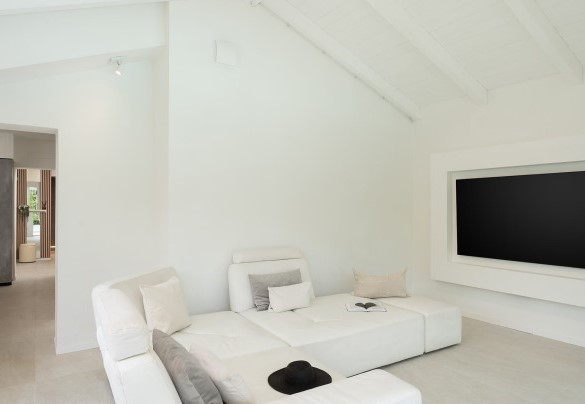 Living room with TV - Villa Lunezia