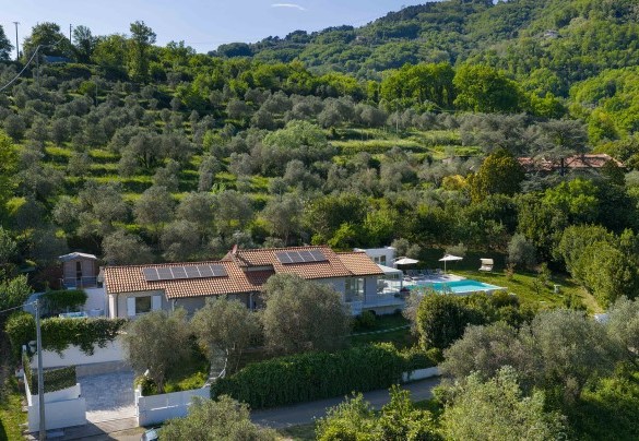 Panoramic view of the property - Villa Lunezia